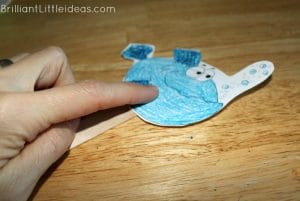 Glitter fish craft for kids is great with an Ocean theme fun friday. Need a quick glitter craft? great for daycare or at home.