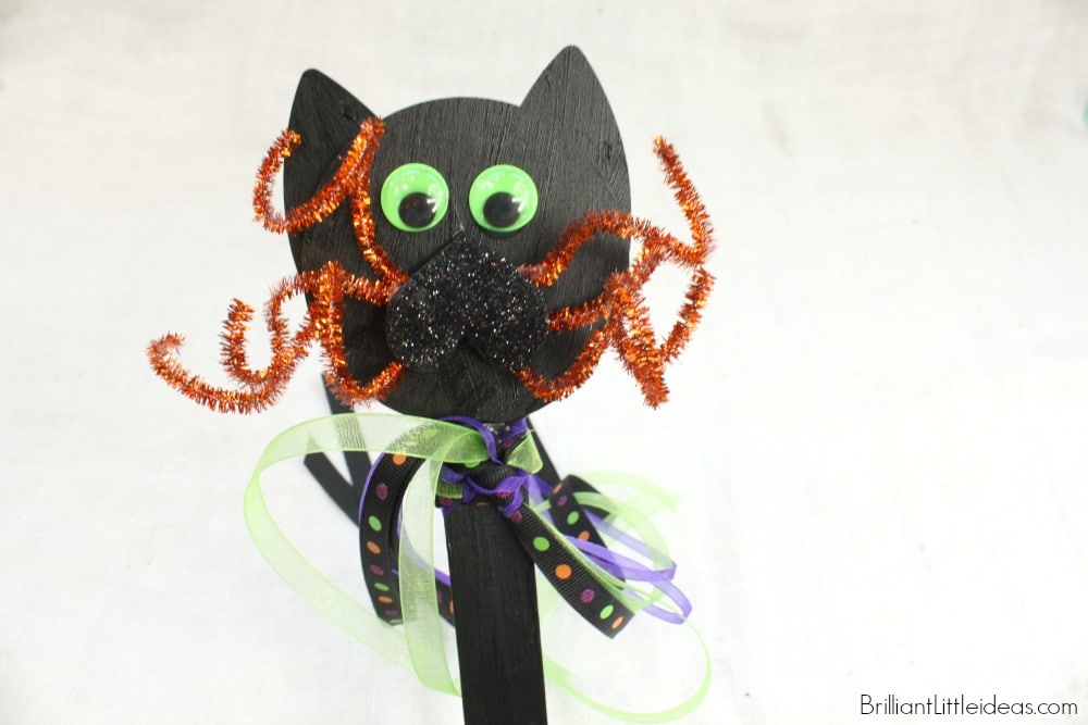 Black cats, spiders, witches and wands! Watch the How To Video and see how Super Easy this kid craft Cat Wand really is. Halloween fun!